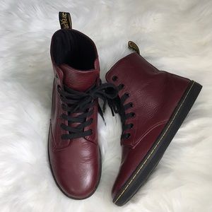 Dr. Martens LEYTON Boots